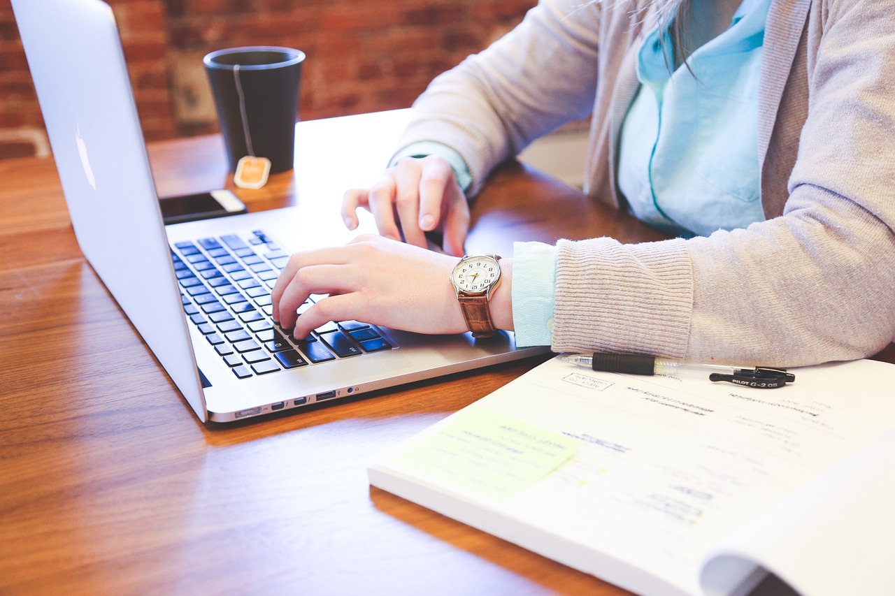 Webinars or women's & men's health, adrenal health & thyroid health Webinars on Estrogen Dominance, Stress , Thyroid, PMS-PMDD, PCOS & Menopause,